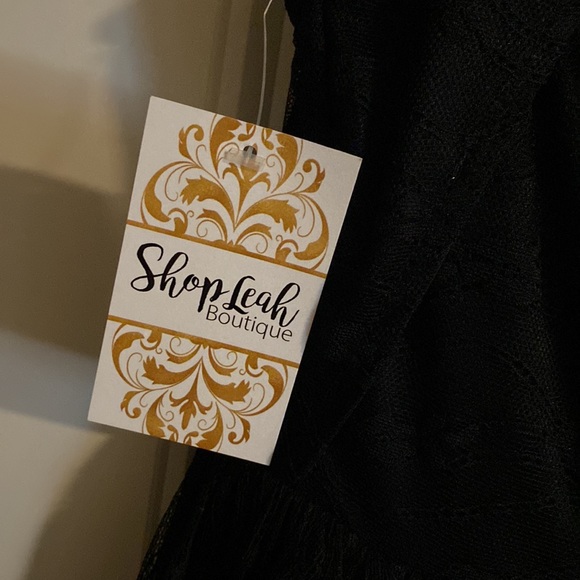 NWT lace dress with lace cap sleeves - Picture 5 of 10